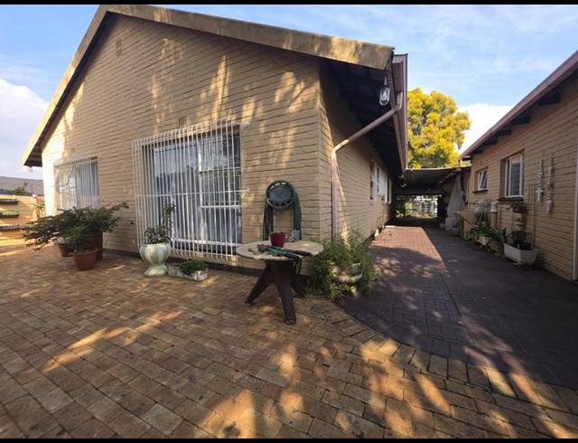 3 BEDROOM HOUSE FOR SALE IN RANDHART